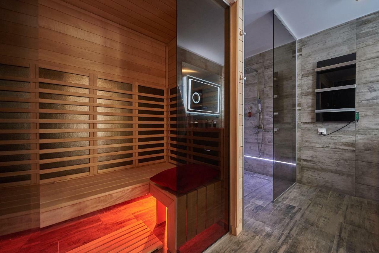 Quarter Aparthotel Lviv Exterior photo