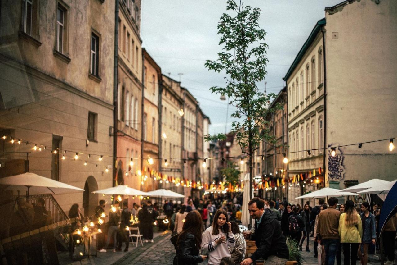 Quarter Aparthotel Lviv Exterior photo