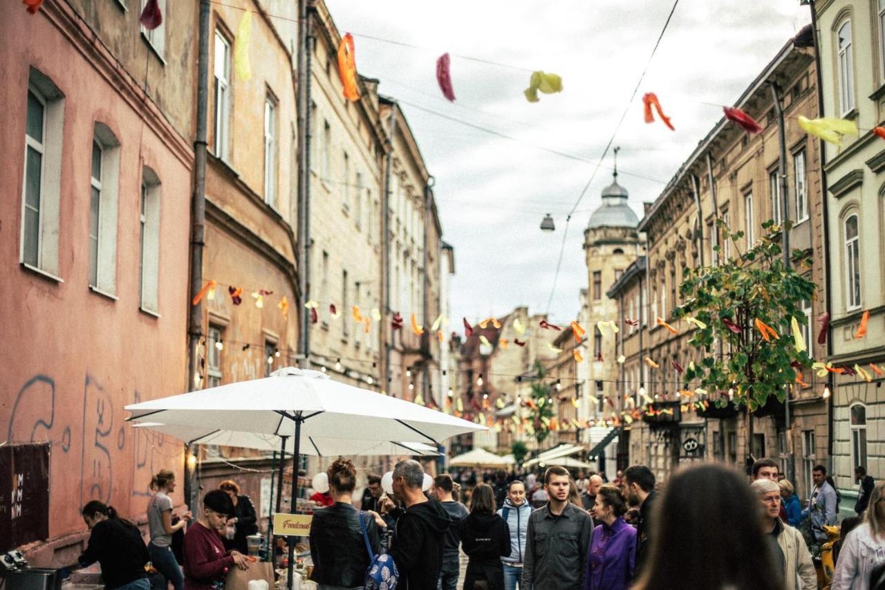 Quarter Aparthotel Lviv Exterior photo